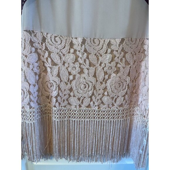 Gimmicks by BKE Pink Crochet Lace Boho Fringe Sleeveless top M Floral Trim NWOT - Picture 8 of 8